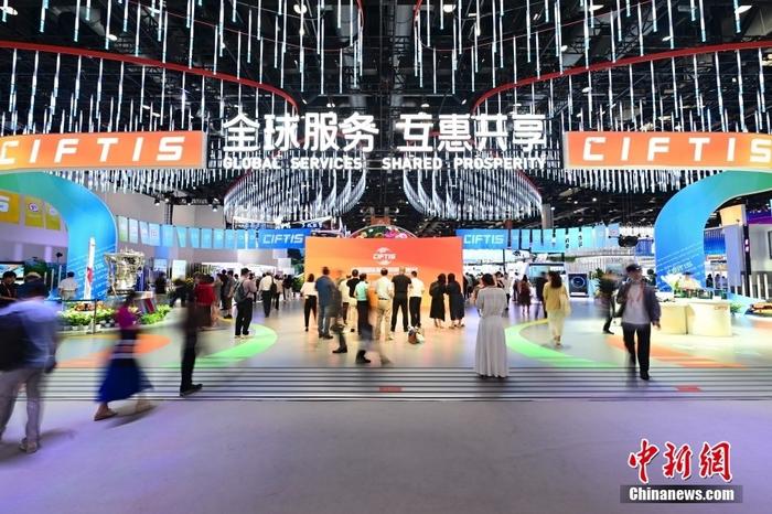 2023年服貿會：國家會議中心展區(qū)觀眾如織