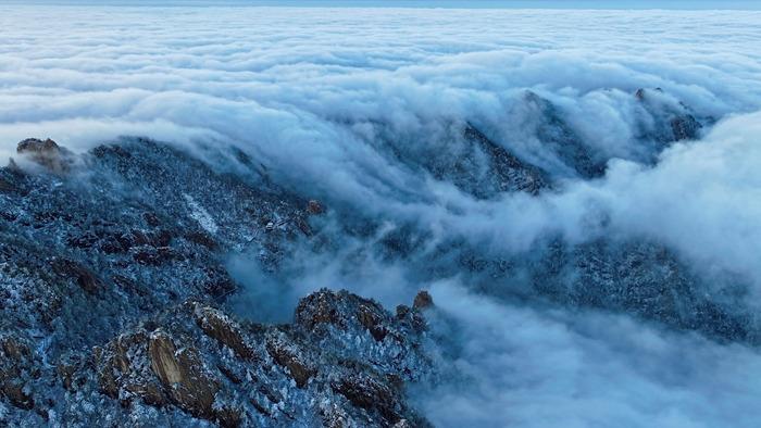 河南堯山：初雪新霽 云?？澙@