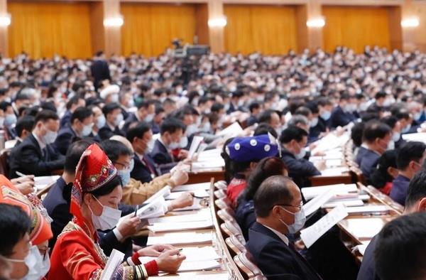 最高法報告談司法判決：決不向耍橫霸道者讓步，決不遷就縱容惡習(xí)陋俗