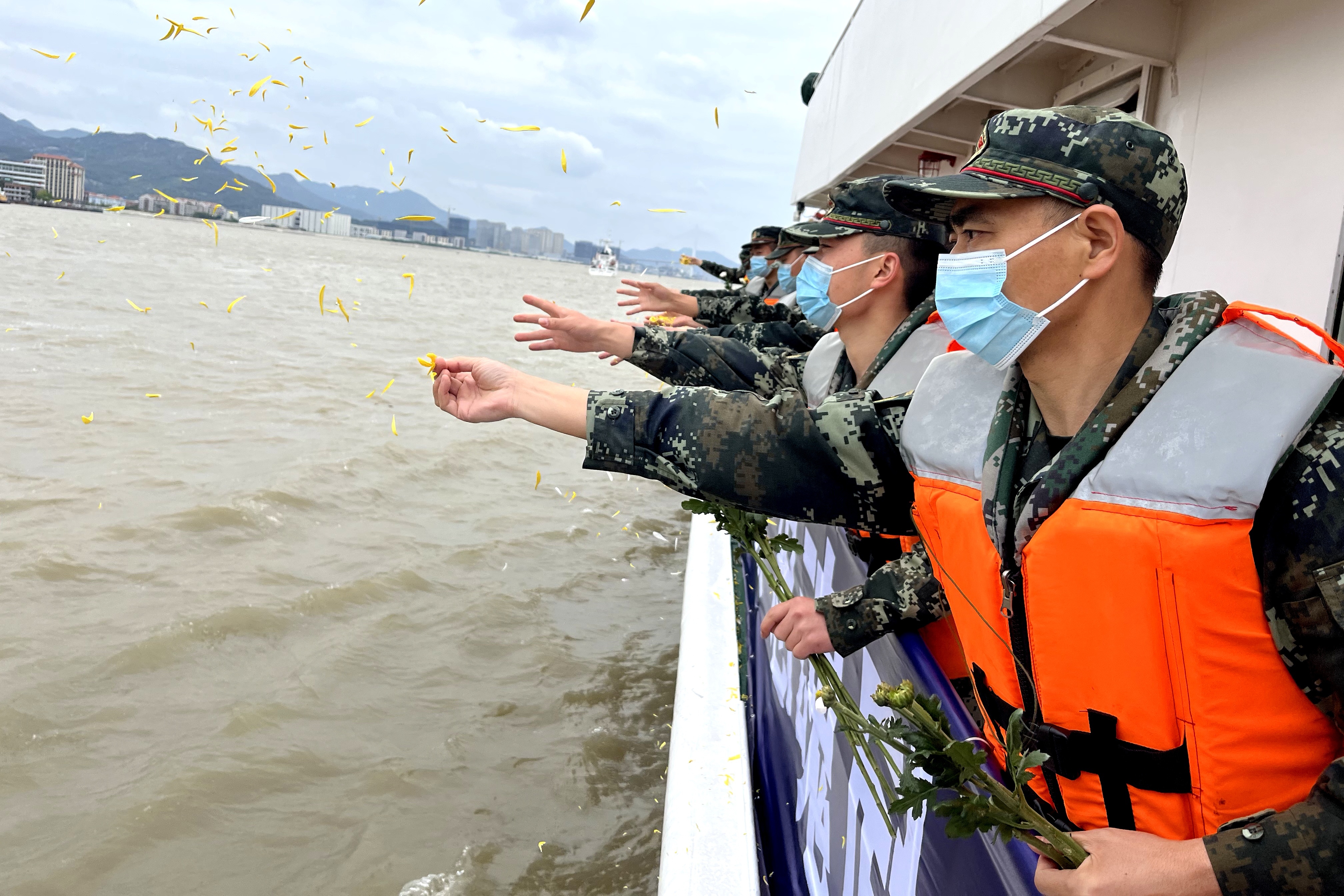 海上鳴笛、線上緬懷 福州海警多種方式祭英烈