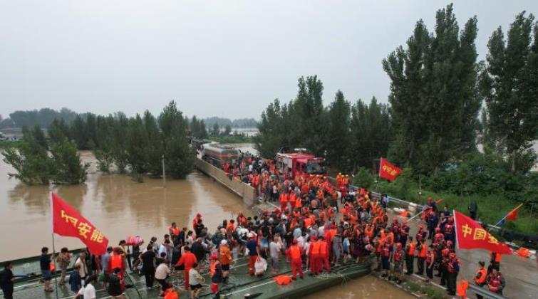 “逆行”重器中流擊水，創(chuàng)造救援速度奇跡<p>以精銳之“能”，護(hù)百姓之“安”，每一次極速救援，都是一場(chǎng)全力以赴，是承諾更是本色。<p>